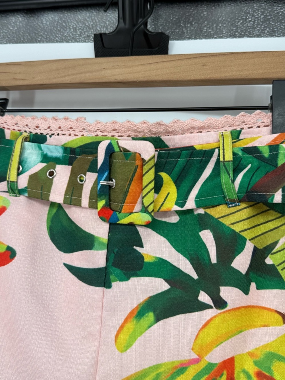 Belted Lace Trim Tropical Palm Print by L’Atiste by Amy Size Small NWOT Vacay - Picture 8 of 14